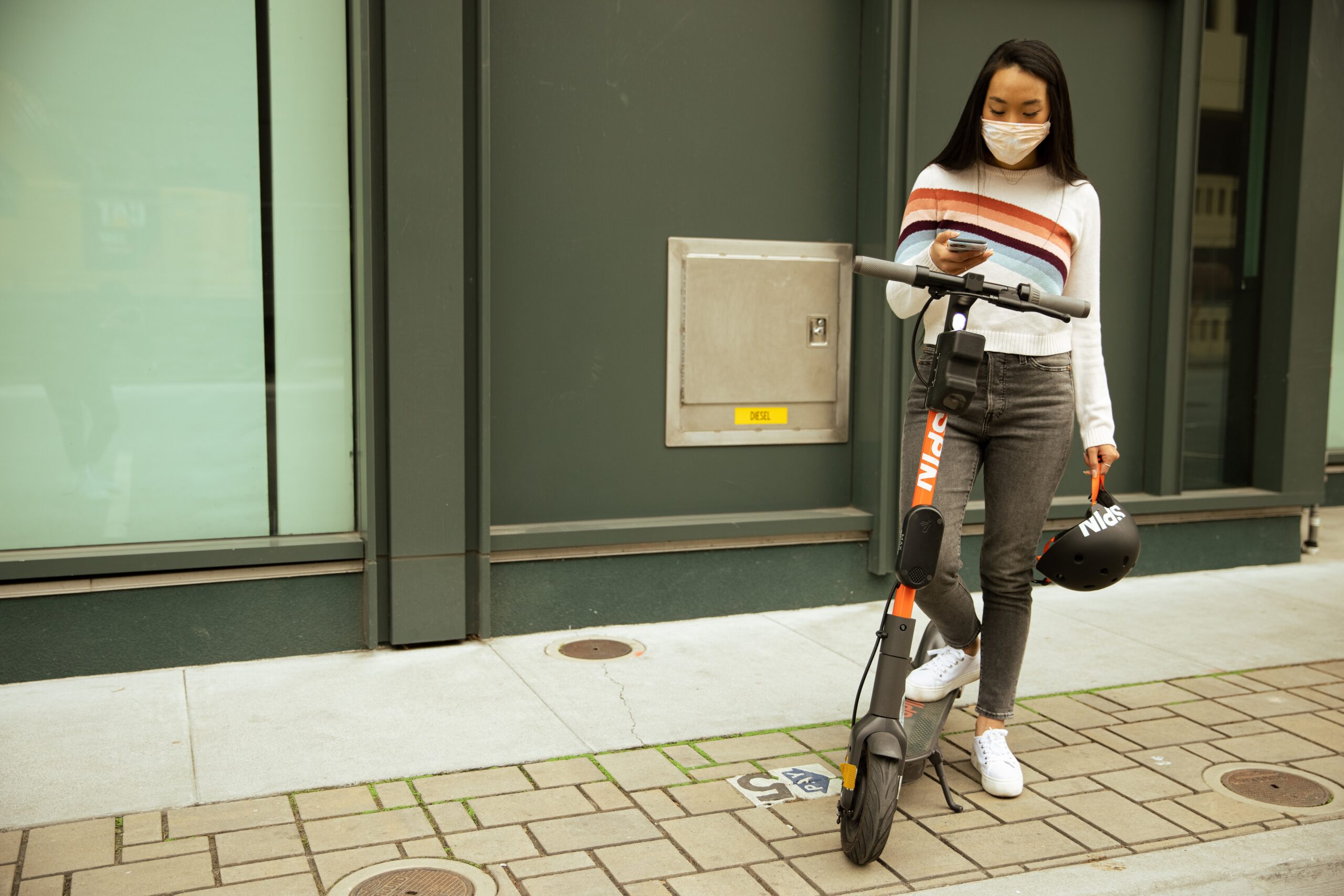 spin-showcases-cutting-edge-scooter-to-san-diego-city-officials-local-leaders